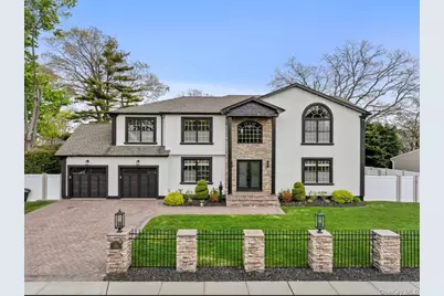 250 N 5th Street, Lindenhurst, NY 11757 - Photo 1