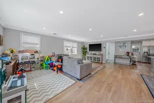 83 California St, Long Beach, NY 11561 - Photo 5