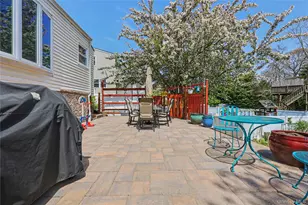50 Little Whaleneck Rd, Merrick, NY 11566 - Photo 25