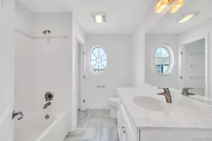 18 Hearthstone Ct., Farmingdale, NY 11735 - Photo 15