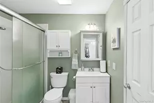 346 Avenue C, Ronkonkoma, NY 11779 - Photo 25