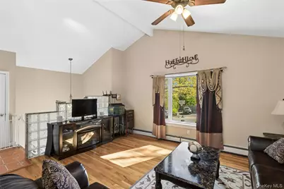 346 Avenue C, Ronkonkoma, NY 11779 - Photo 3