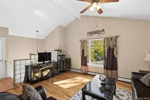 346 Avenue C, Ronkonkoma, NY 11779 - Photo 3