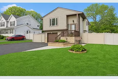 346 Avenue C, Ronkonkoma, NY 11779 - Photo 1