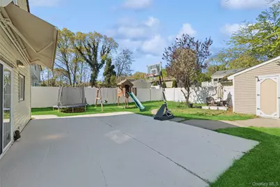 346 Avenue C, Ronkonkoma, NY 11779 - Photo 29