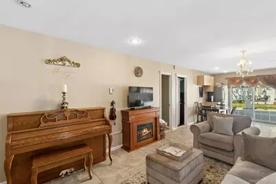 346 Avenue C, Ronkonkoma, NY 11779 - Photo 19