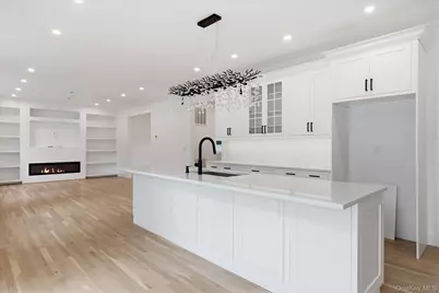 218 W Tyler Avenue, Miller Place, NY 11764 - Photo 9