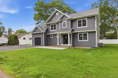218 W Tyler Avenue, Miller Place, NY 11764 - Photo 3