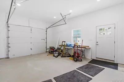 218 W Tyler Avenue, Miller Place, NY 11764 - Photo 29
