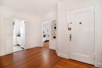 4 Midland Gardens #3J, Bronxville, NY 10708 - Photo 11