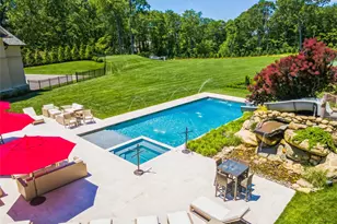 471 Woodbury, Cold Spring Harbor, NY 11724 - Photo 35