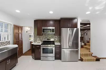 15 Kingsbury Road, New Rochelle, NY 10804 - Photo 11