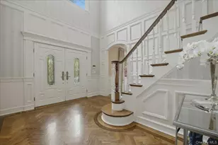 9 Godfrey Ln, Huntington, NY 11743 - Photo 5
