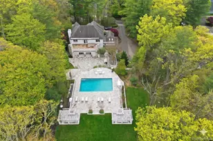 9 Godfrey Ln, Huntington, NY 11743 - Photo 3