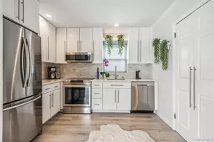 55 Duckpond Dr N, Wantagh, NY 11793 - Photo 5