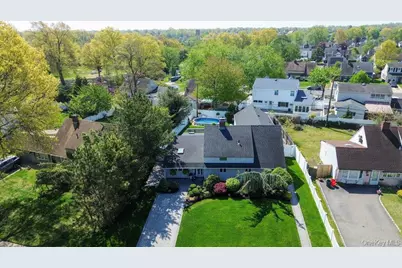 55 Duckpond Drive N, Wantagh, NY 11793 - Photo 43