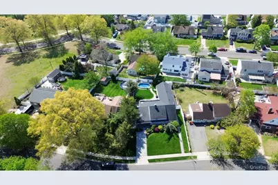 55 Duckpond Drive N, Wantagh, NY 11793 - Photo 41