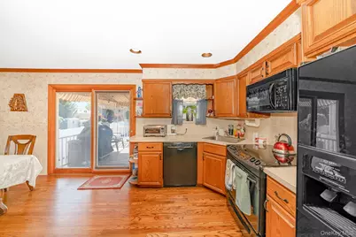 2572 S Saint Marks Avenue, Bellmore, NY 11710 - Photo 17