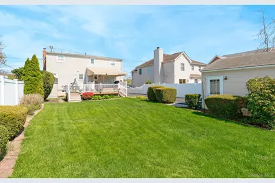 2572 S Saint Marks Avenue, Bellmore, NY 11710 - Photo 7