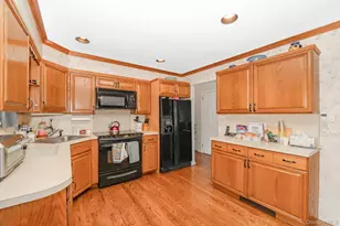 2572 S St Marks Ave, Bellmore, NY 11710 - Photo 15
