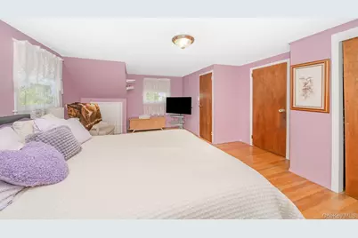 2572 S Saint Marks Avenue, Bellmore, NY 11710 - Photo 23