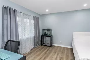 27 Surrey Ln, Plainview, NY 11803 - Photo 11