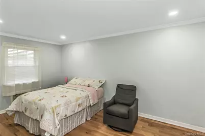 27 Surrey Lane, Plainview, NY 11803 - Photo 15
