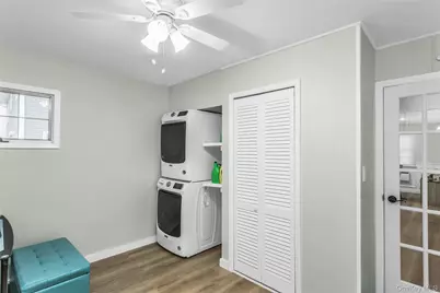 27 Surrey Lane, Plainview, NY 11803 - Photo 13