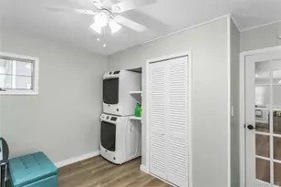 27 Surrey Ln, Plainview, NY 11803 - Photo 13