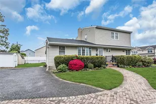 27 Surrey Ln, Plainview, NY 11803 - Photo 3