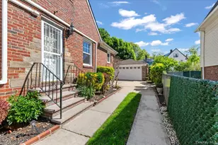 183-41 Dalny Rd, Jamaica, NY 11432 - Photo 25
