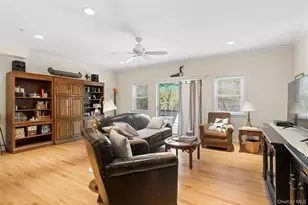 18 Glen Hollow Dr, Holtsville, NY 11742 - Photo 9