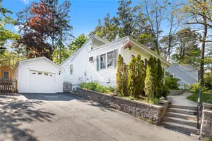 38 Forest Trail, Ridge, NY 11961 - Photo 3