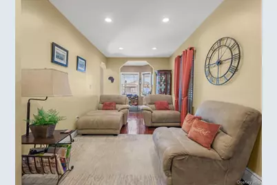 29 Colonial Avenue, Freeport, NY 11520 - Photo 7