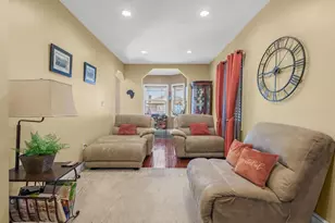 29 Colonial Ave, Freeport, NY 11520 - Photo 7