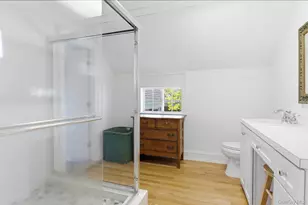 517 Montauk Hwy, East Quogue, NY 11942 - Photo 21