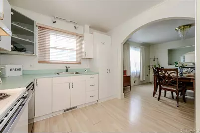 18 Kelly Place, Deer Park, NY 11729 - Photo 9