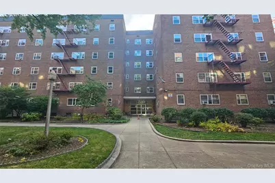 44-69 Kissena Boulevard #4M, Flushing, NY 11355 - Photo 1