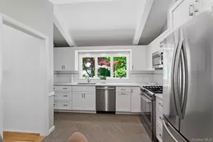 67 Old Country Rd, New Rochelle, NY 10804 - Photo 7