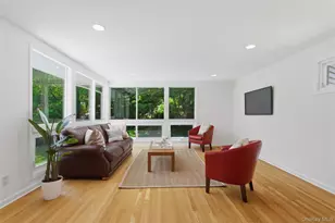67 Old Country Rd, New Rochelle, NY 10804 - Photo 11