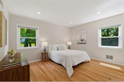 67 Old Country Road, New Rochelle, NY 10804 - Photo 17