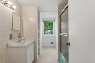 67 Old Country Rd, New Rochelle, NY 10804 - Photo 21