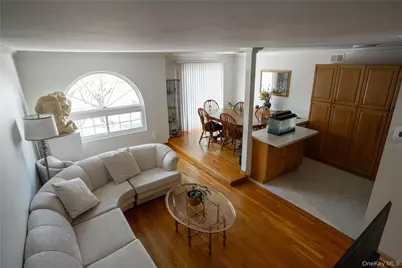 41 Country Dr N, New York, NY 10314 - Photo 5