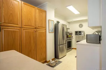 41 Country Dr N, New York, NY 10314 - Photo 13