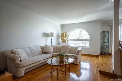 41 Country Dr N, New York, NY 10314 - Photo 9