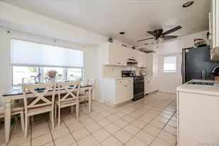37 Wellesley Ln, Hicksville, NY 11801 - Photo 5