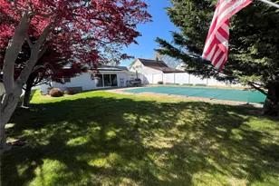 49 Flagstone Ln, Westbury, NY 11590 - Photo 21