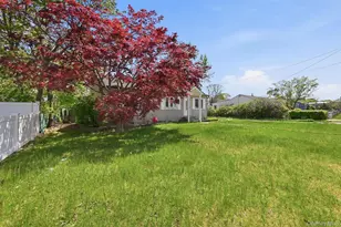 284 15th St, West Babylon, NY 11704 - Photo 3