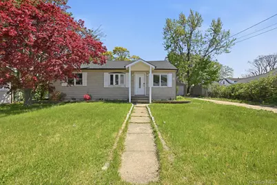 284 15th Street, West Babylon, NY 11704 - Photo 1