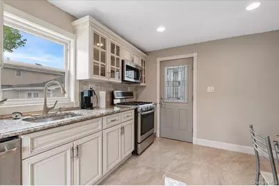 38 Wall Street, Farmingdale, NY 11735 - Photo 9
